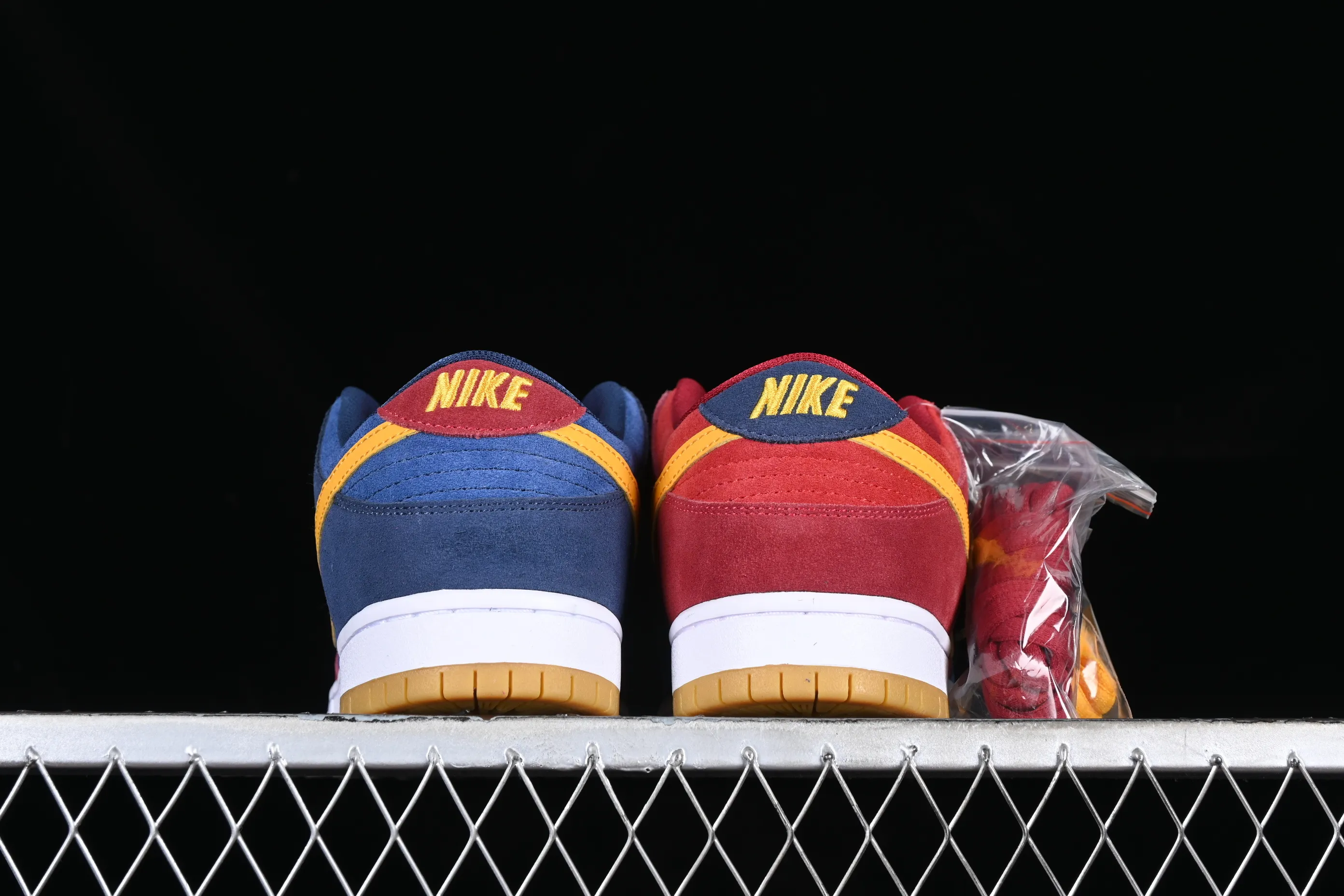 All categories Nk SB Dunk series Nk SB Dunk Low low-top skate shoes K version Nk SB Dunk Low "Barcelona" Barcelona dress color Dunk series retro low-top skate shoes DJ0606-400